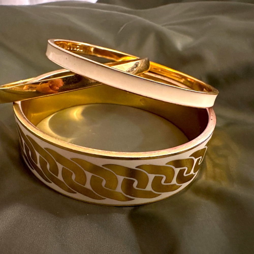 Kate spade Bracket Sets of 3! Gold and White Brackets Size 2.75”